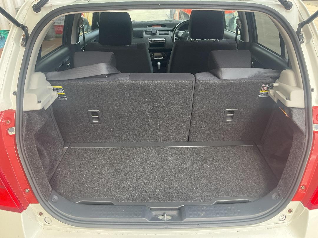 Photo '11' of Suzuki Swift Photo '11' of Suzuki Swift