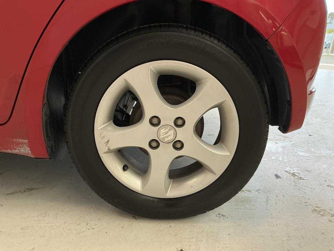 Photo '11' of Suzuki Swift