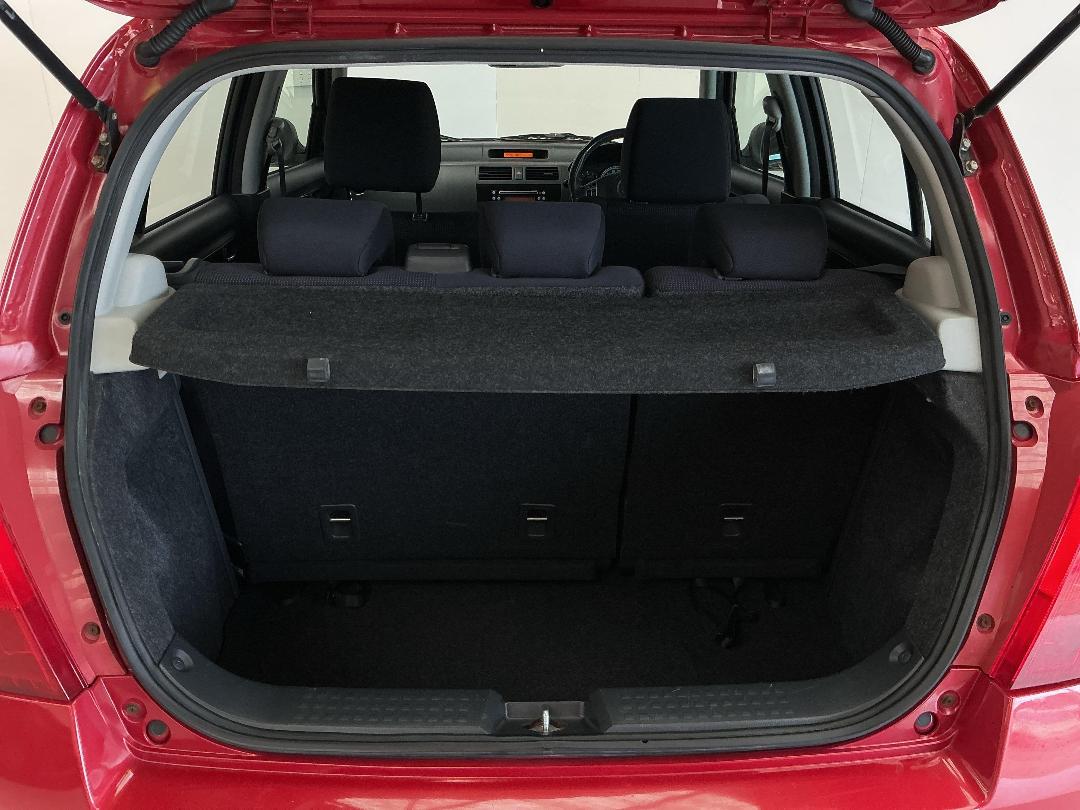 Photo '14' of Suzuki Swift