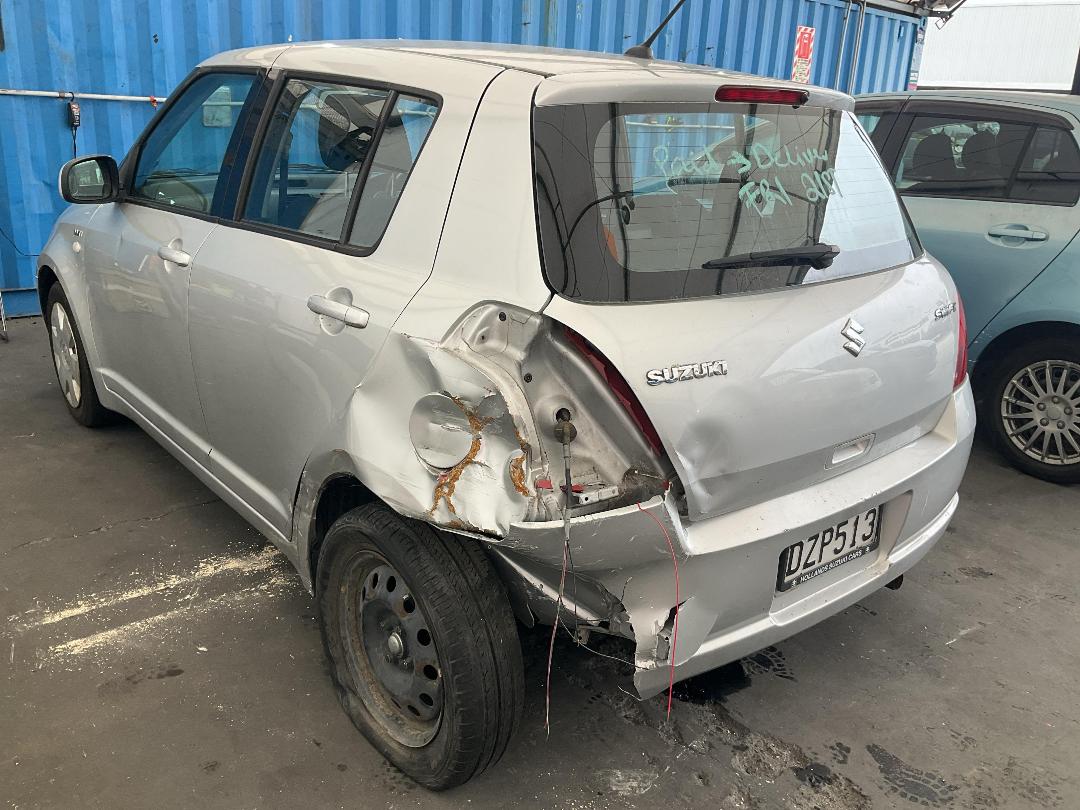 Photo '4' of Suzuki Swift Glxh