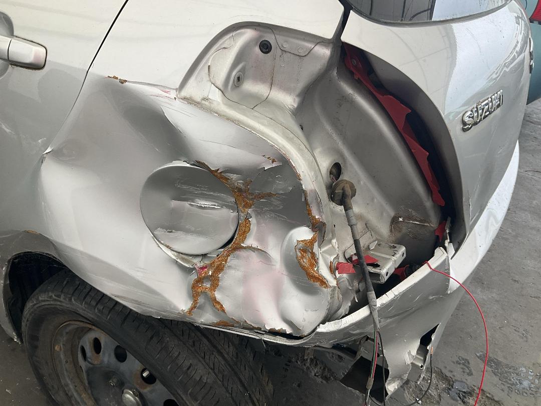 Photo '13' of Suzuki Swift Glxh