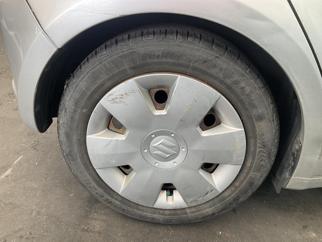 Photo '16' of Suzuki Swift Glxh