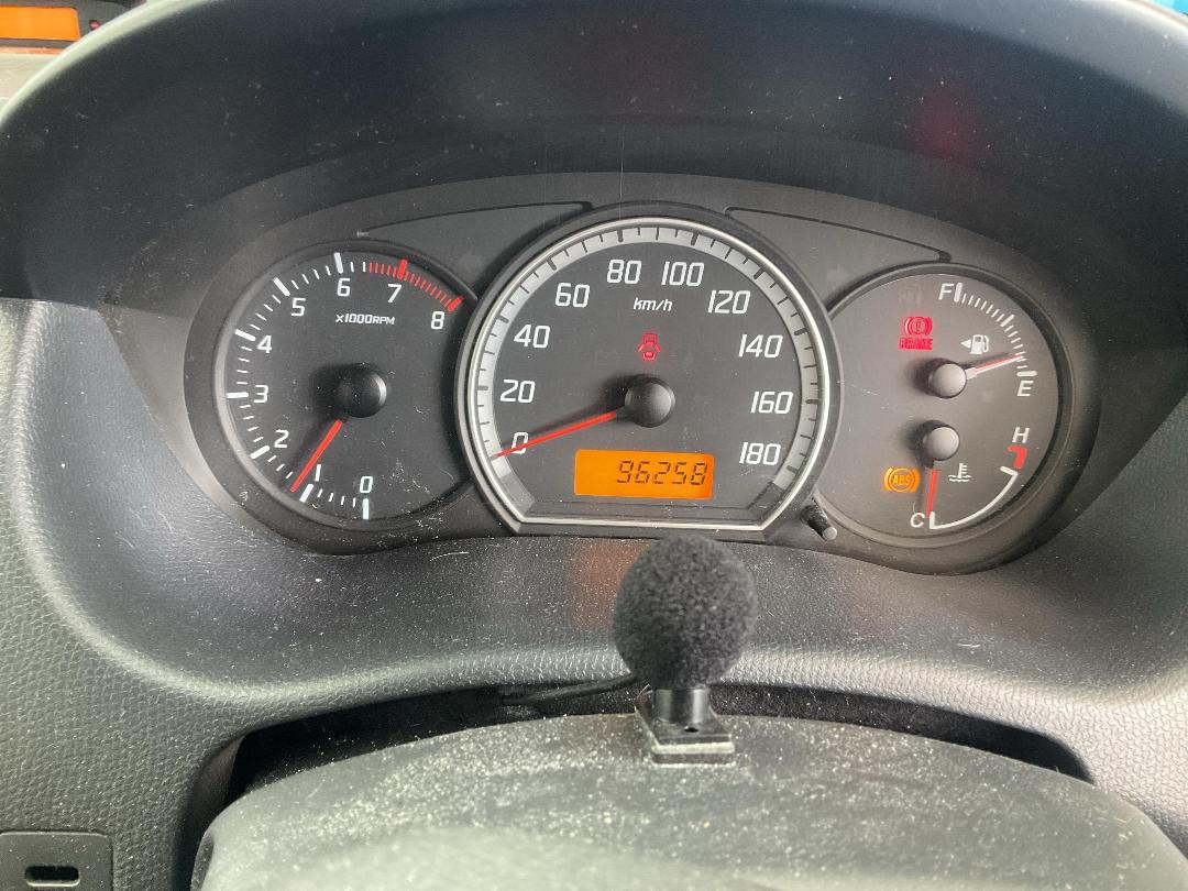 Photo '27' of Suzuki Swift Glxh