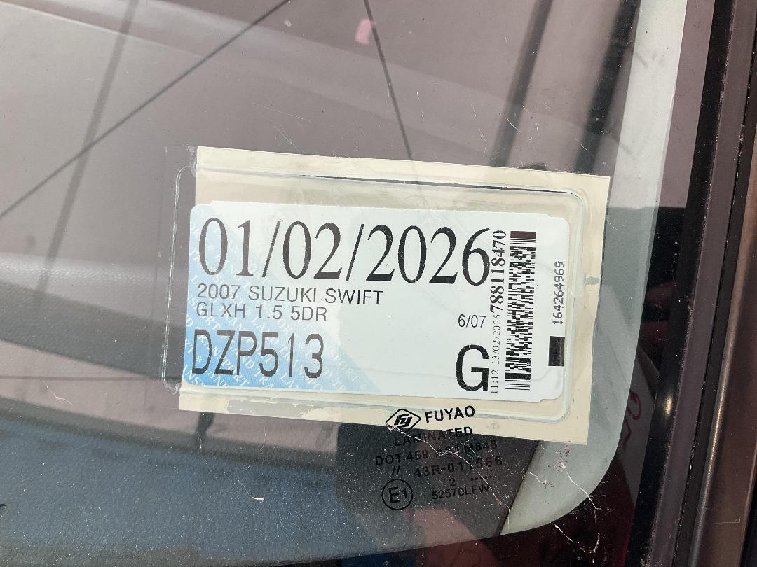 Photo '32' of Suzuki Swift Glxh