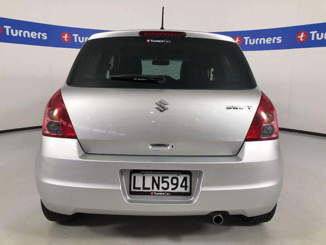 Photo '6' of Suzuki Swift