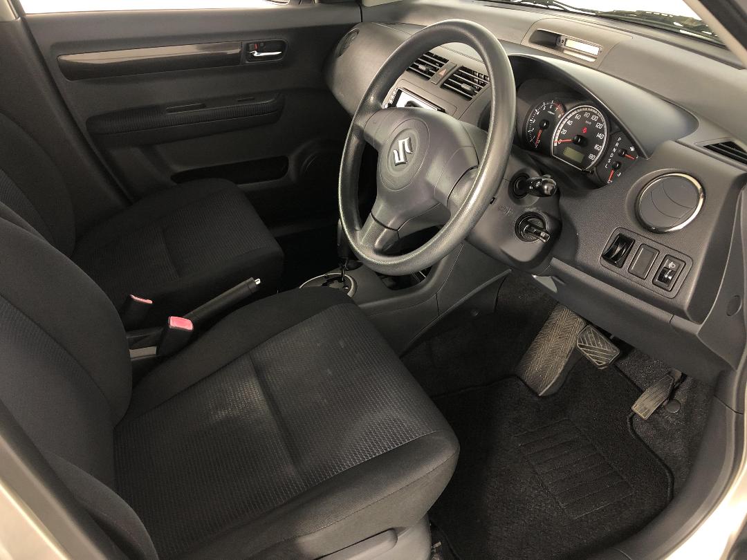 Photo '16' of Suzuki Swift