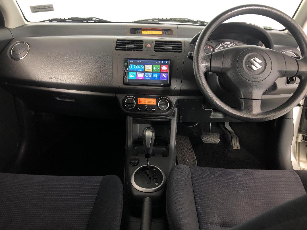 Photo '17' of Suzuki Swift