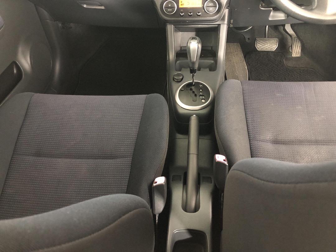 Photo '18' of Suzuki Swift