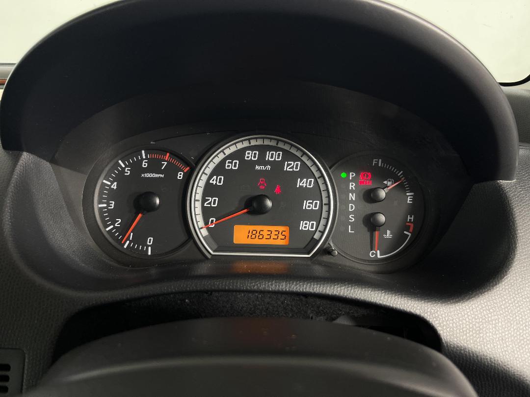 Photo '21' of Suzuki Swift