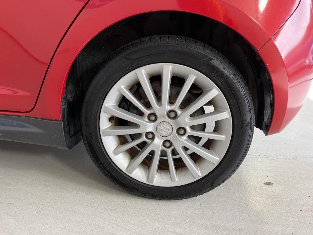 Photo '11' of Suzuki Swift