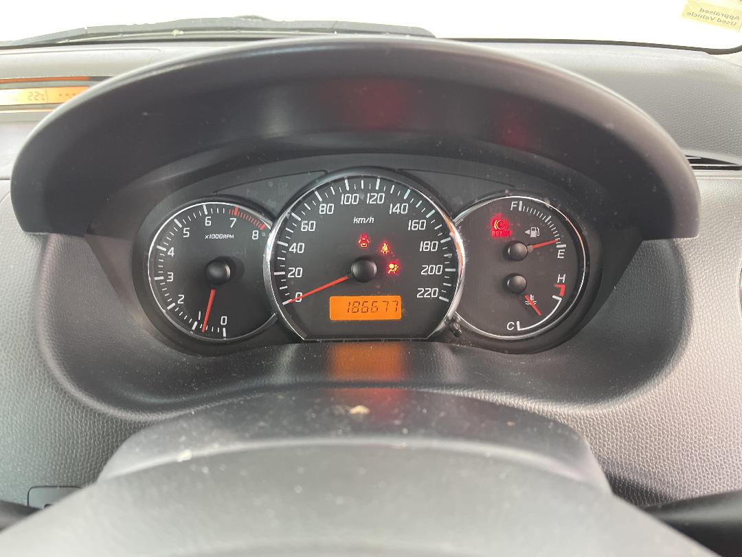 Photo '21' of Suzuki Swift