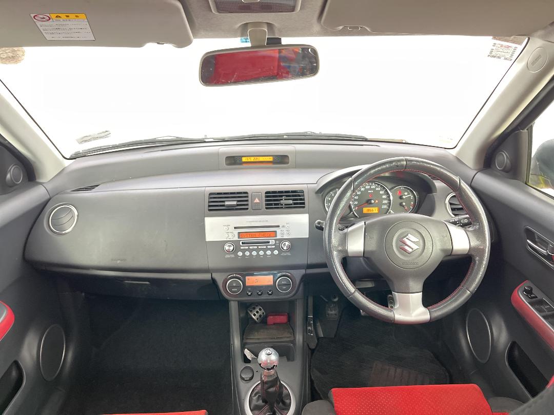 Photo '17' of Suzuki Swift