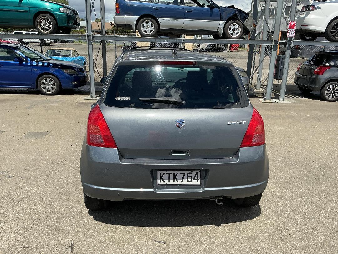 Photo '5' of Suzuki Swift