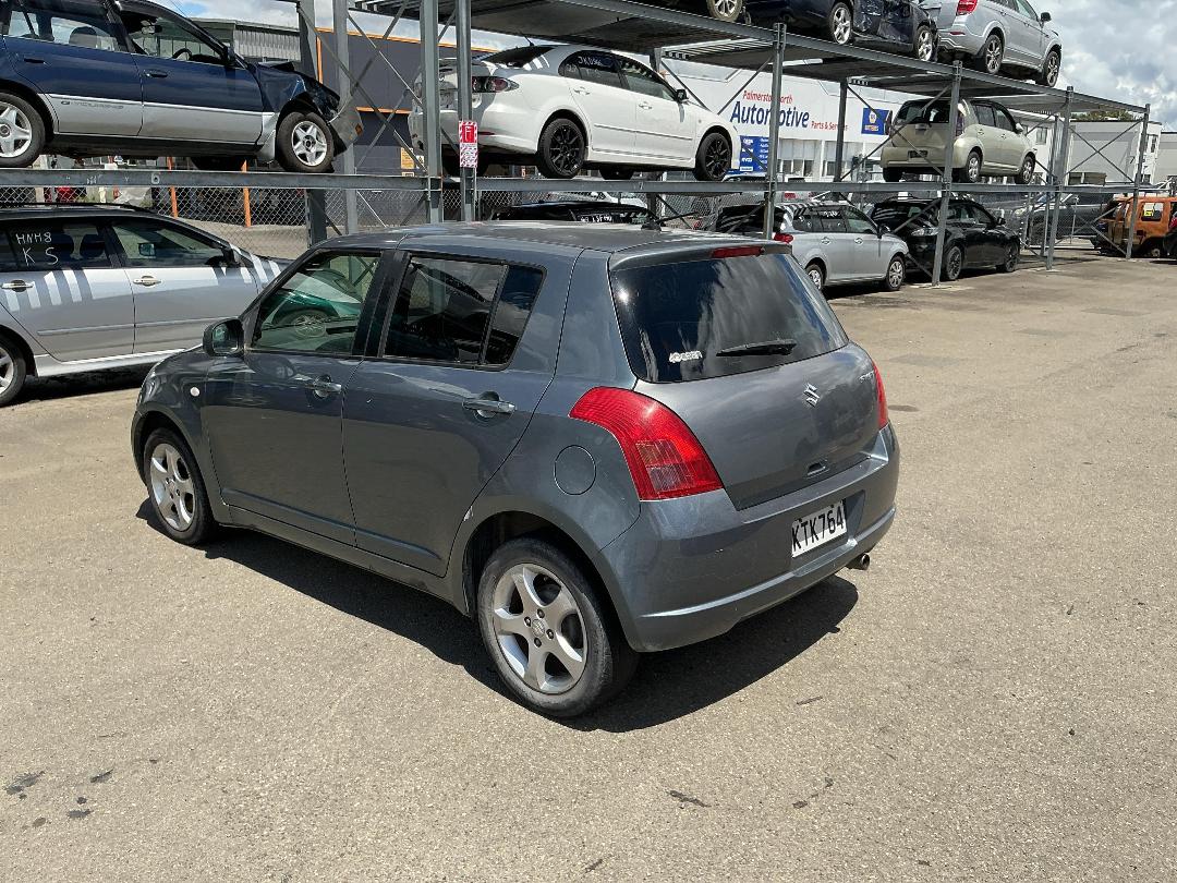 Photo '4' of Suzuki Swift