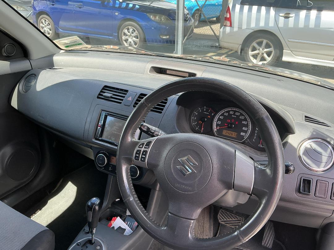 Photo '11' of Suzuki Swift