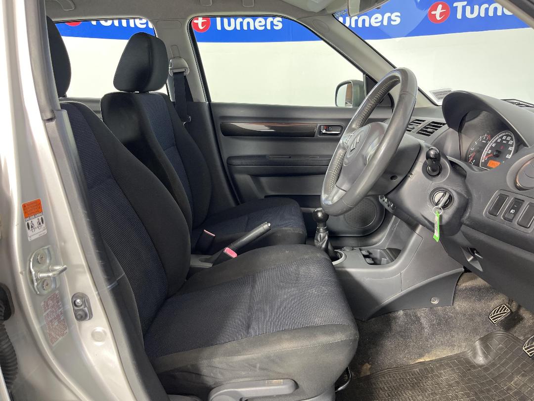 Photo '16' of Suzuki Swift Photo '16' of Suzuki Swift