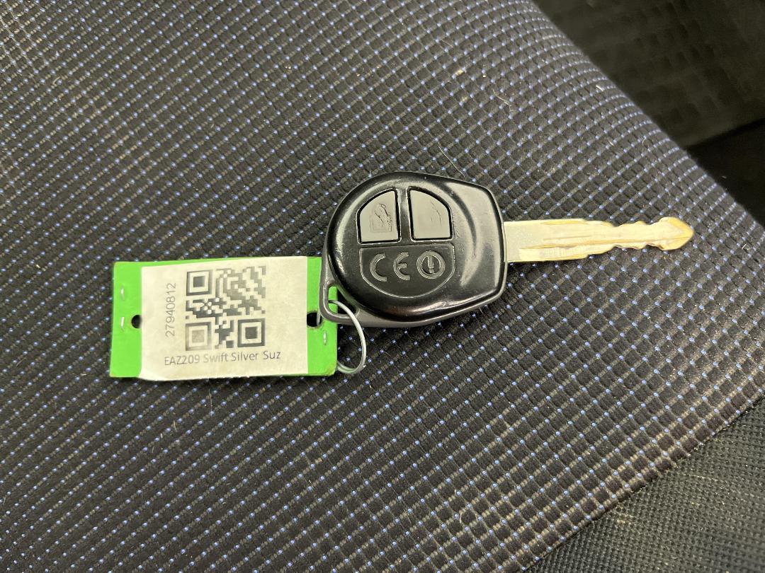 Photo '22' of Suzuki Swift Photo '22' of Suzuki Swift