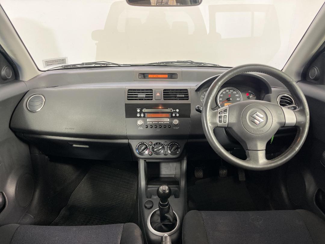 Photo '17' of Suzuki Swift Photo '17' of Suzuki Swift