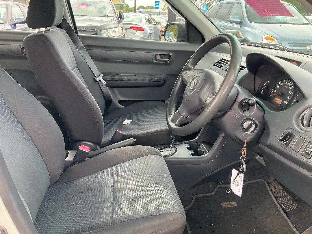 Photo '6' of Suzuki Swift