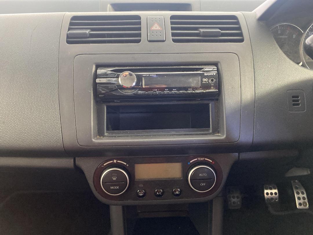 Photo '18' of Suzuki Swift Photo '18' of Suzuki Swift