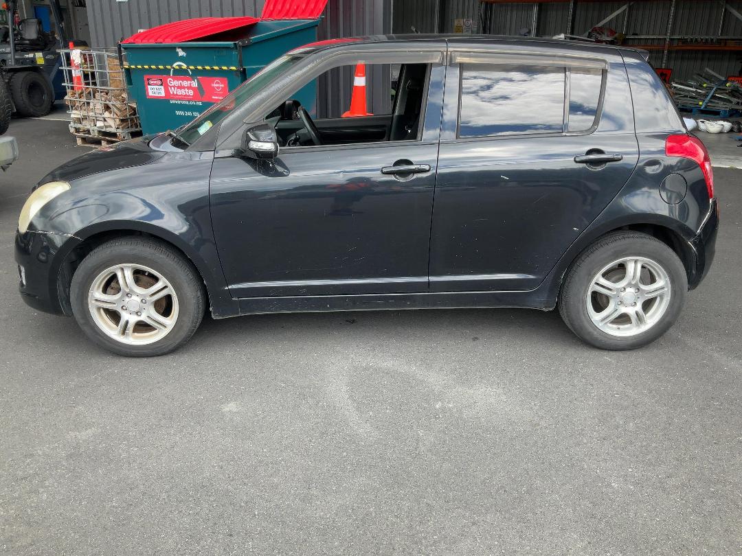 Photo '7' of Suzuki Swift