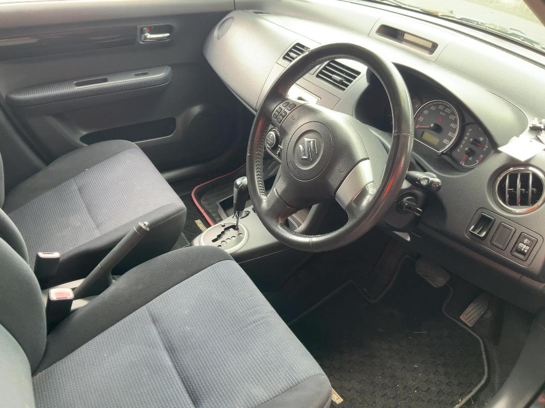 Photo '15' of Suzuki Swift