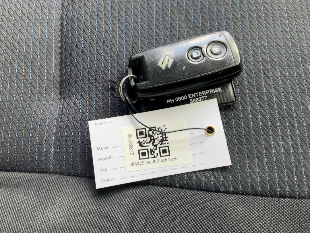 Photo '24' of Suzuki Swift