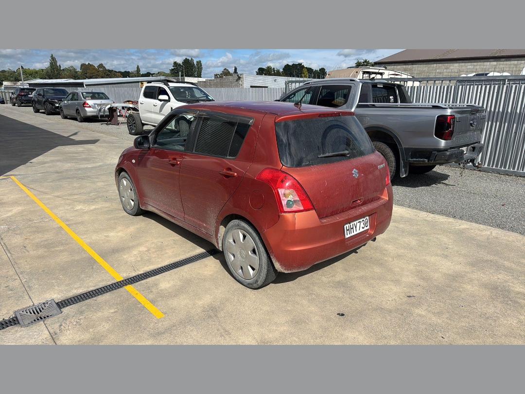 Photo '4' of Suzuki Swift