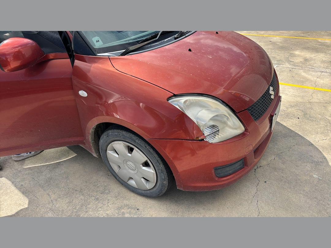 Photo '6' of Suzuki Swift