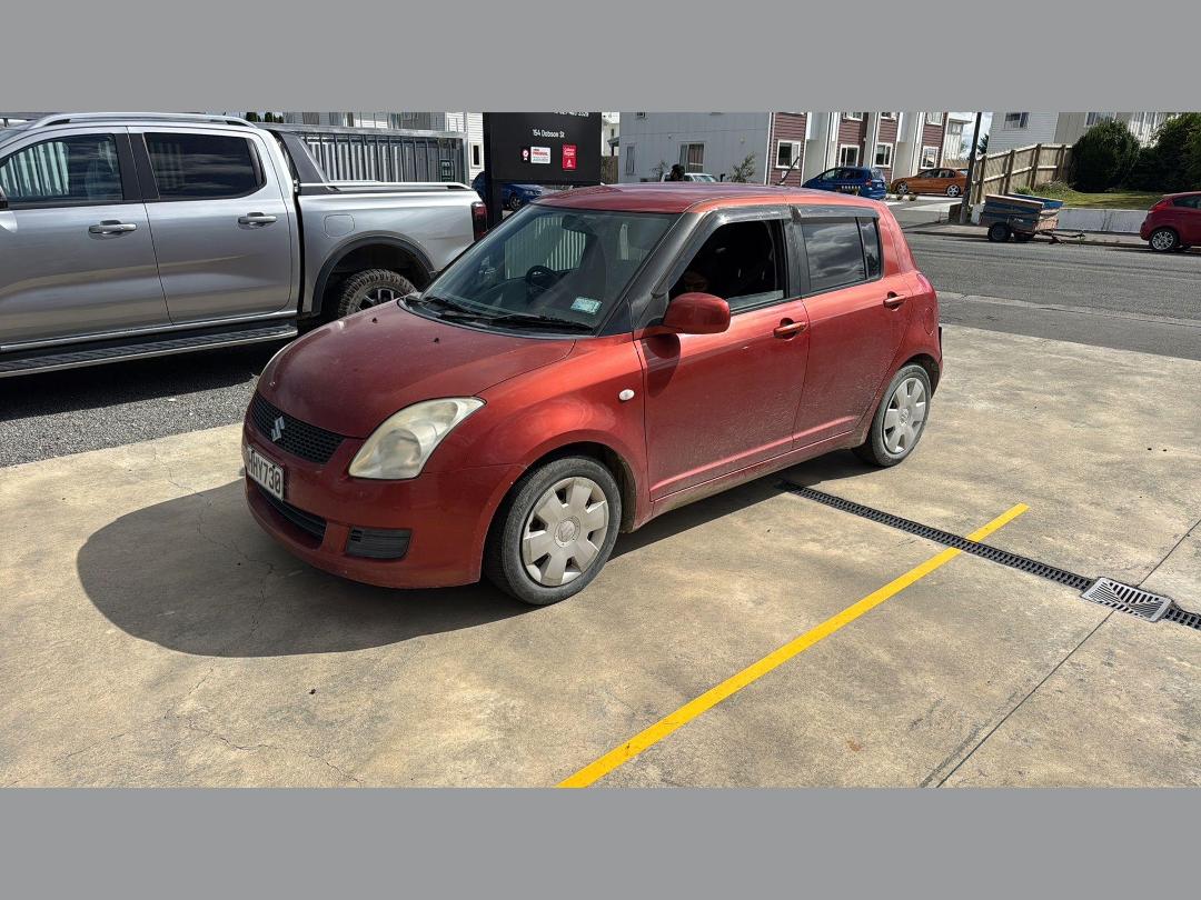 Photo '8' of Suzuki Swift