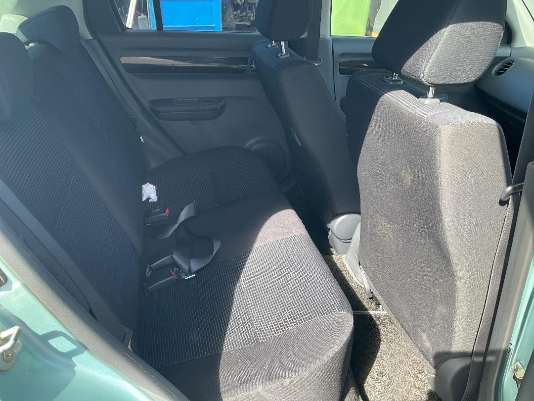 Photo '12' of Suzuki Swift