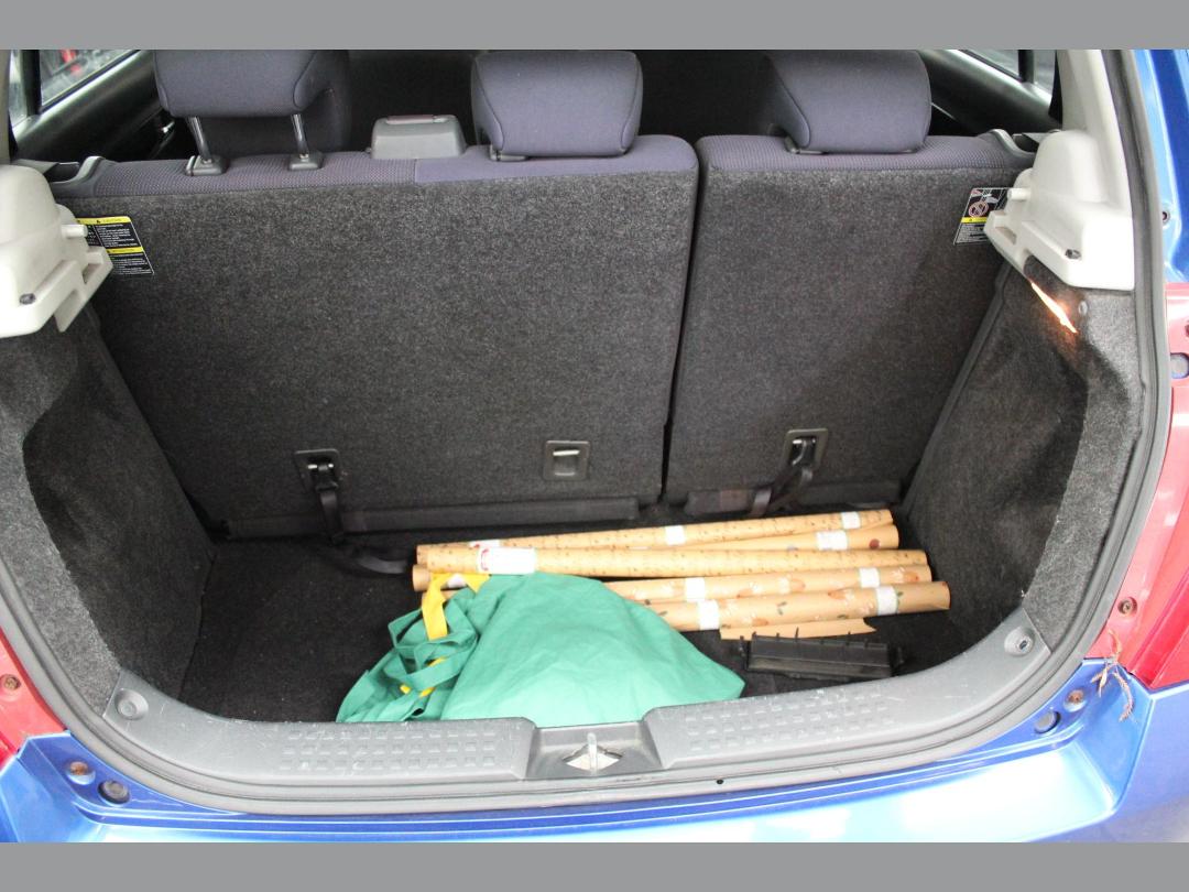 Photo '9' of Suzuki Swift Glxh2 LTD