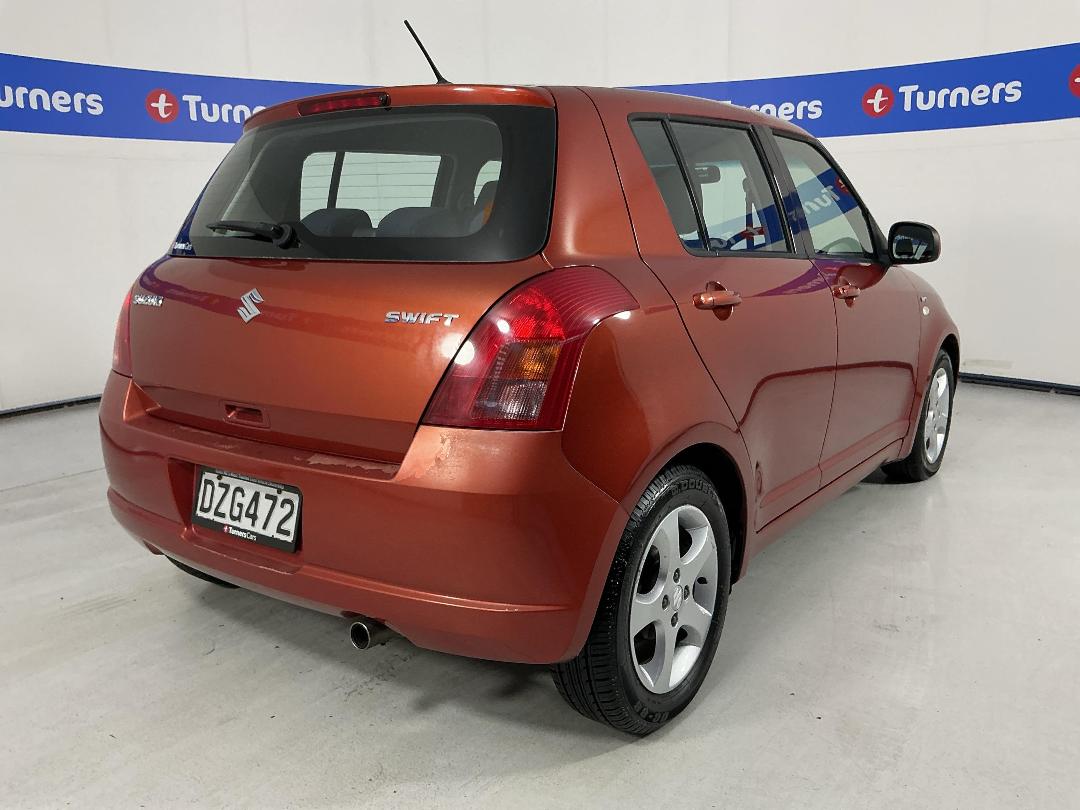 Photo '7' of Suzuki Swift Photo '7' of Suzuki Swift