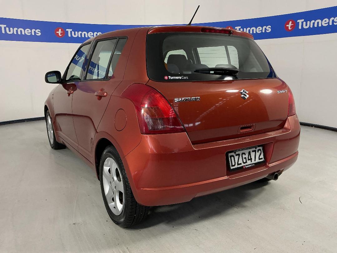 Photo '5' of Suzuki Swift Photo '5' of Suzuki Swift