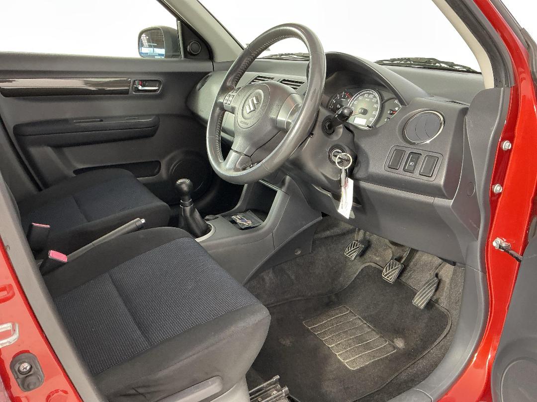 Photo '16' of Suzuki Swift Photo '16' of Suzuki Swift