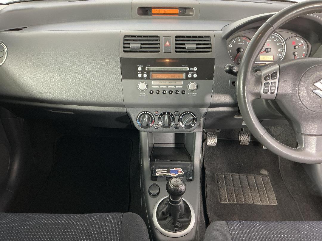 Photo '18' of Suzuki Swift Photo '18' of Suzuki Swift