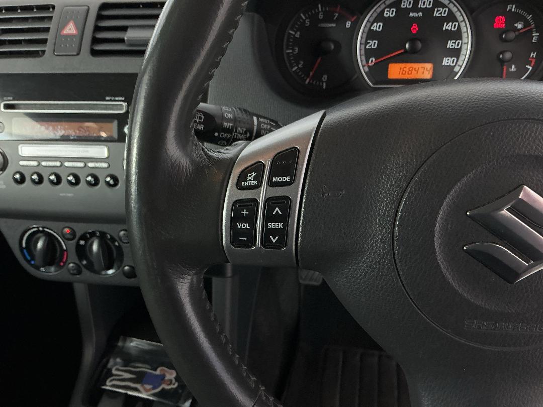 Photo '23' of Suzuki Swift Photo '23' of Suzuki Swift