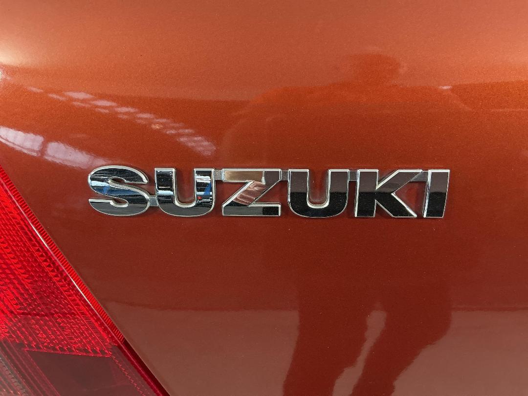 Photo '28' of Suzuki Swift Photo '28' of Suzuki Swift