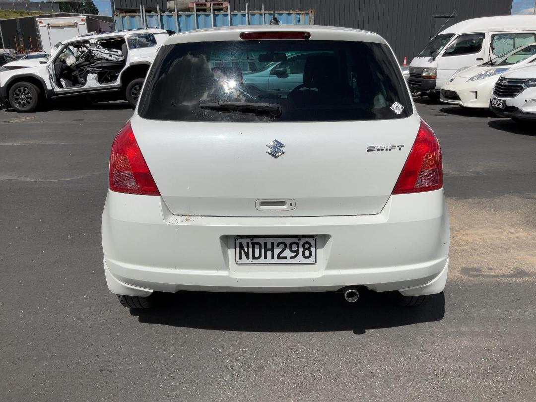 Photo '6' of Suzuki Swift