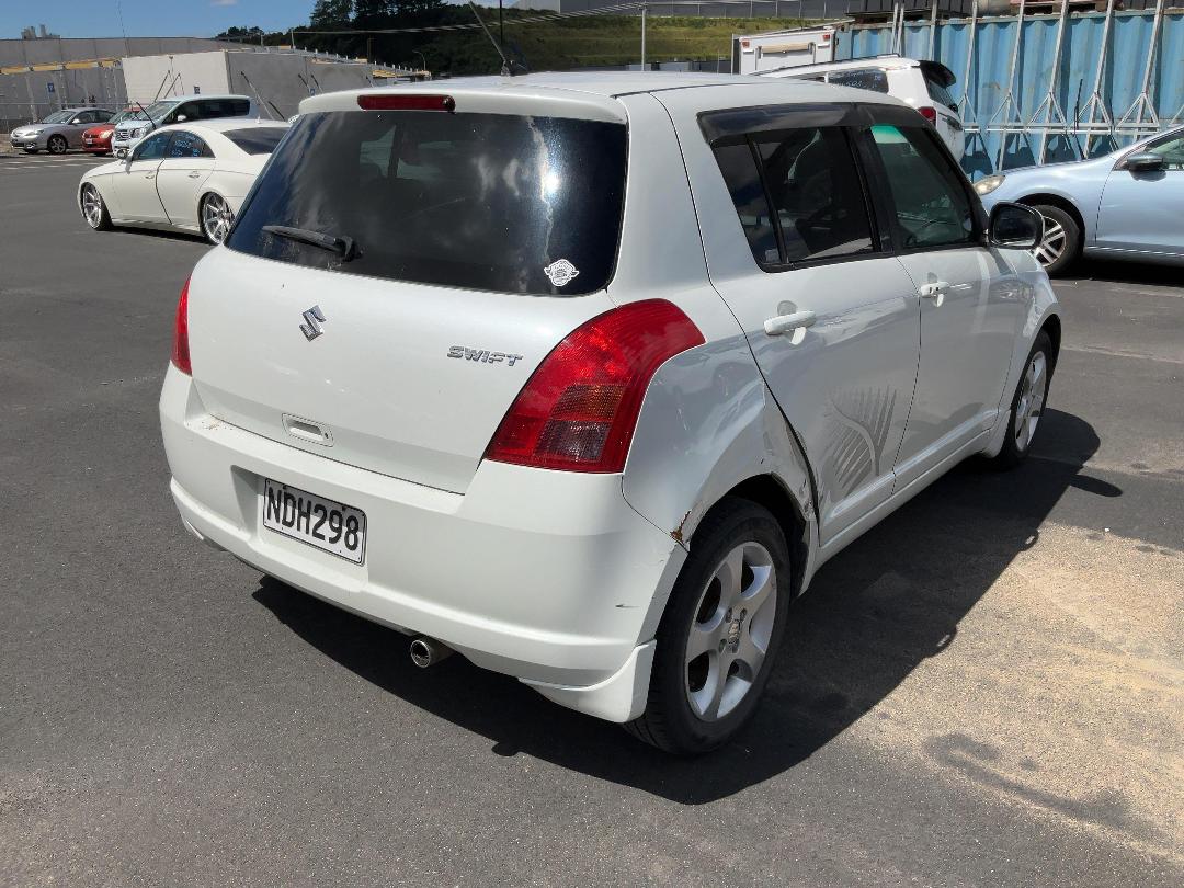 Photo '7' of Suzuki Swift