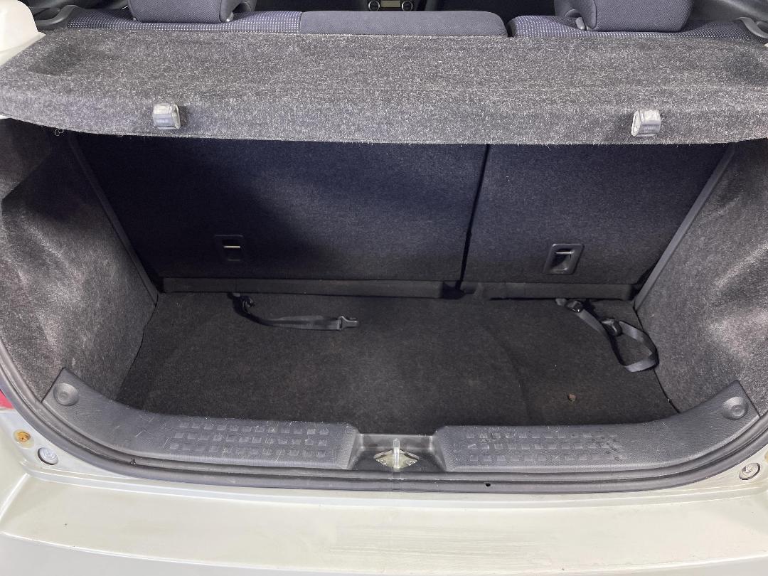 Photo '14' of Suzuki Swift Photo '14' of Suzuki Swift