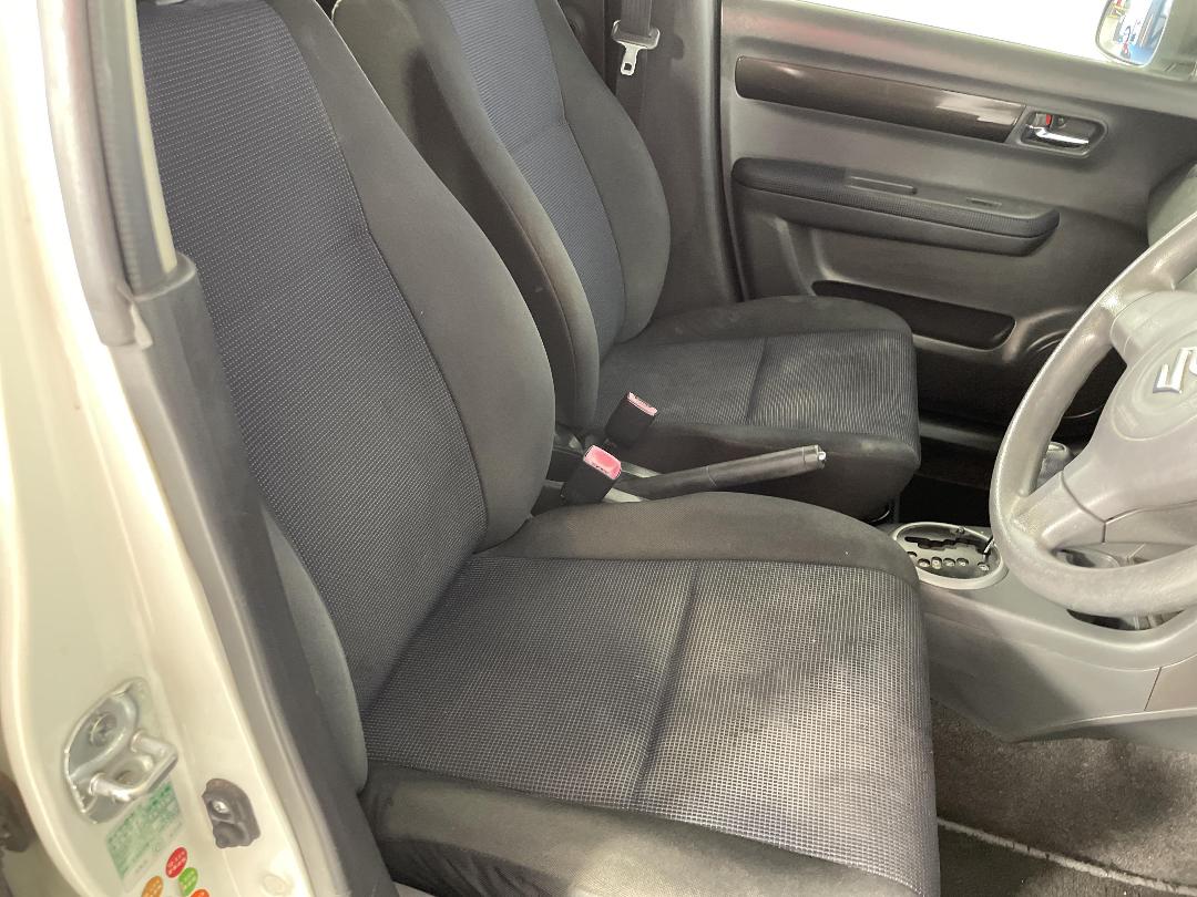 Photo '16' of Suzuki Swift Photo '16' of Suzuki Swift