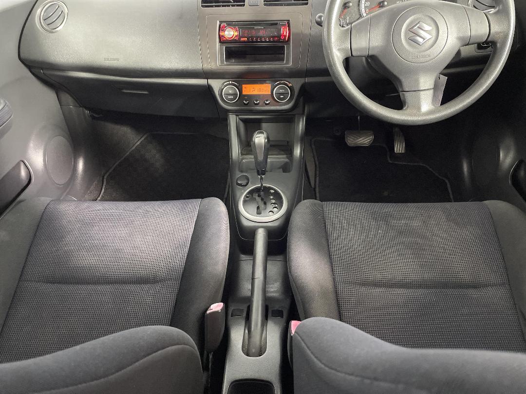 Photo '18' of Suzuki Swift Photo '18' of Suzuki Swift