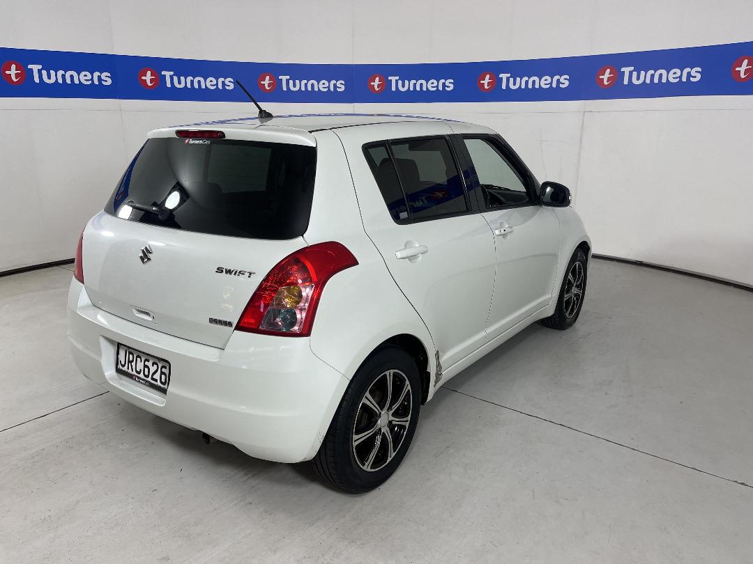 Photo '7' of Suzuki Swift