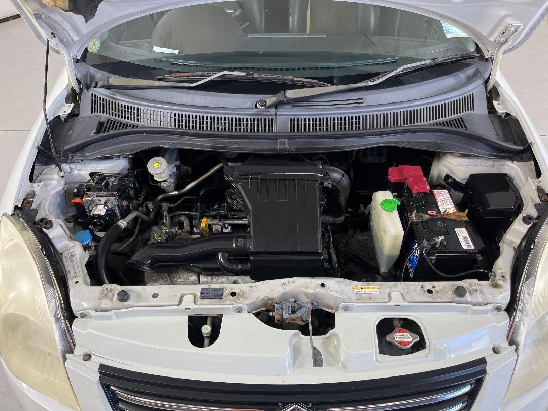 Photo '13' of Suzuki Swift