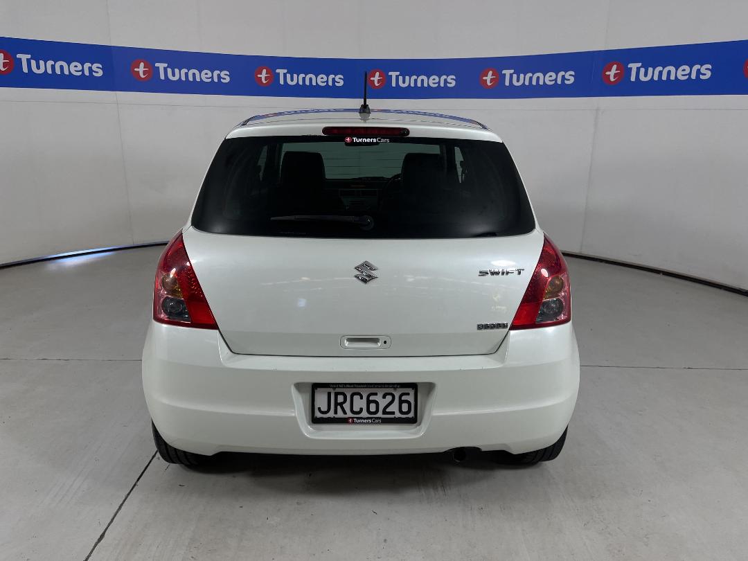 Photo '6' of Suzuki Swift