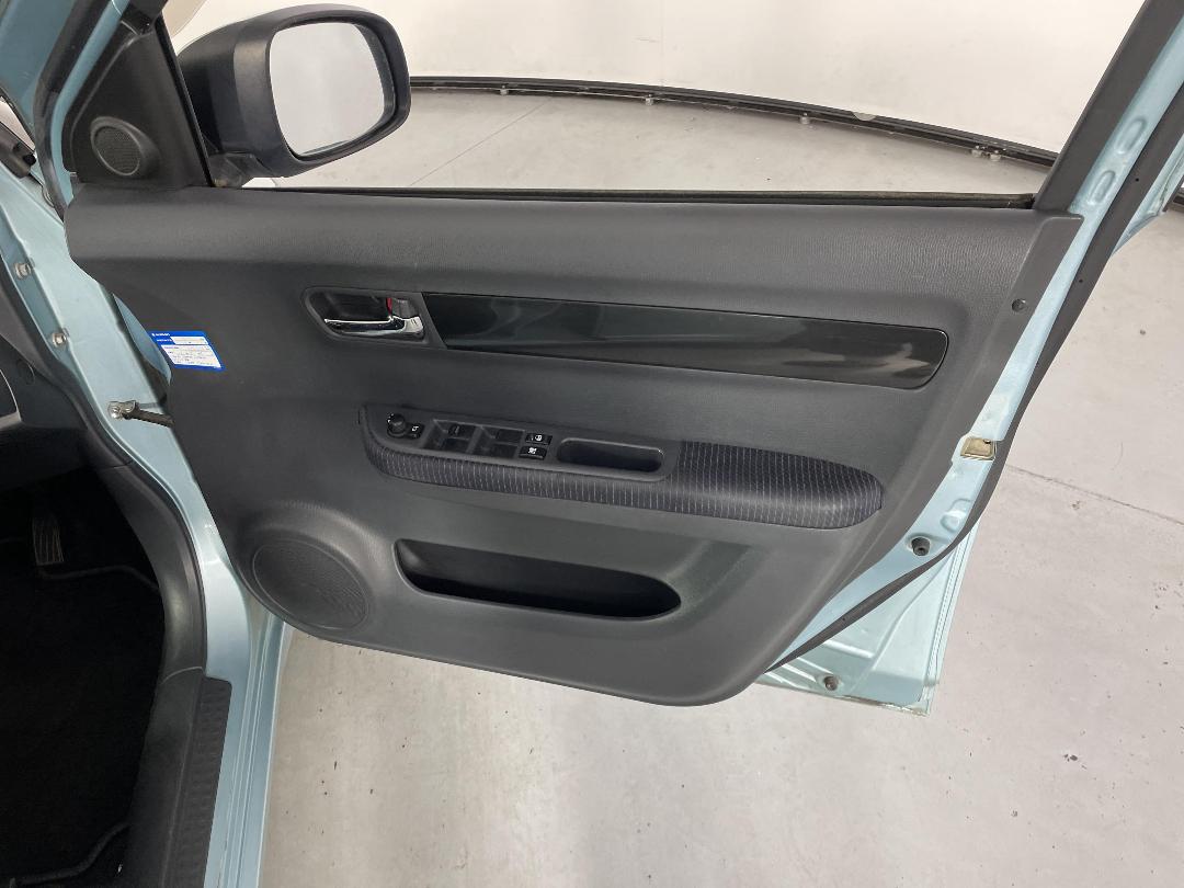 Photo '15' of Suzuki Swift