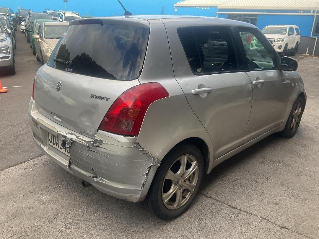 Photo '5' of Suzuki Swift