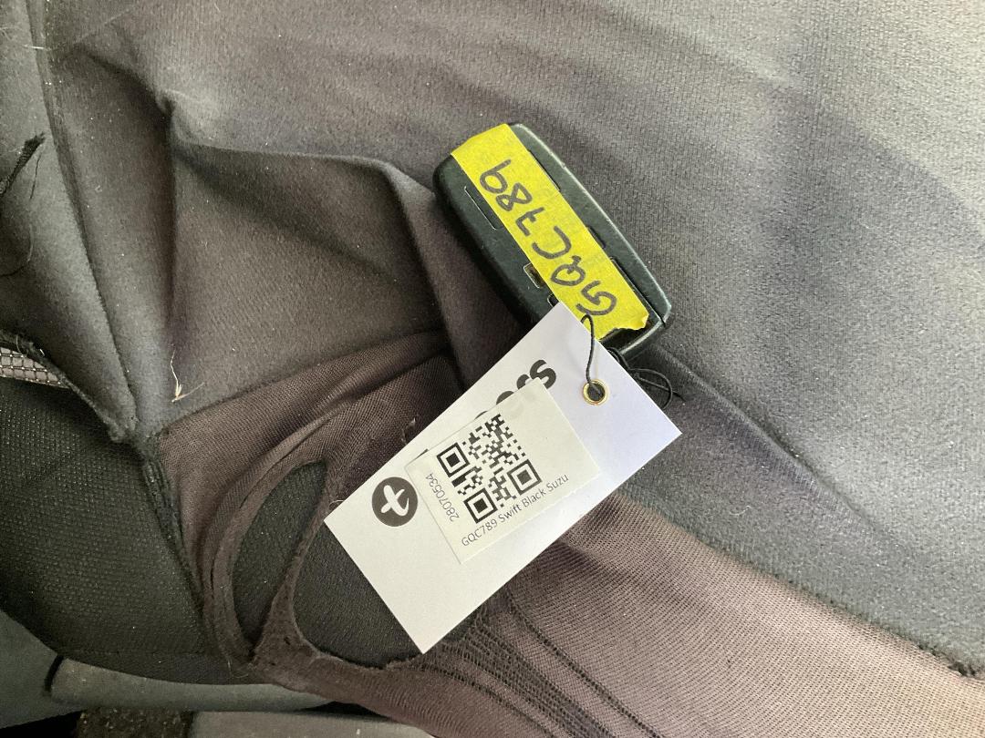 Photo '15' of Suzuki Swift