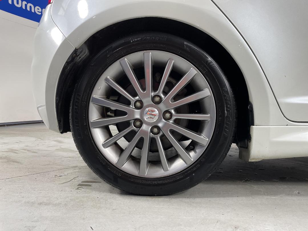 Photo '12' of Suzuki Swift Photo '12' of Suzuki Swift